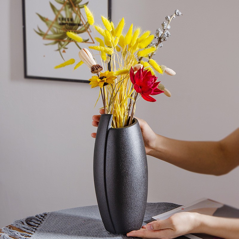 Becca Vase Black Medium