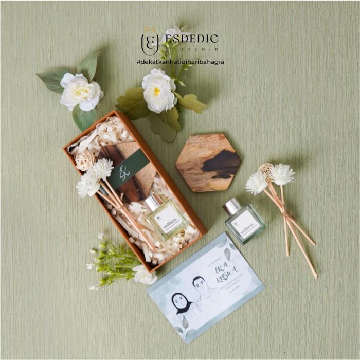Hampers Wellness Dekayu Dengan Custom Grafir / Aroma Terapi / Souvenir Pernikahan / Free Custom Card