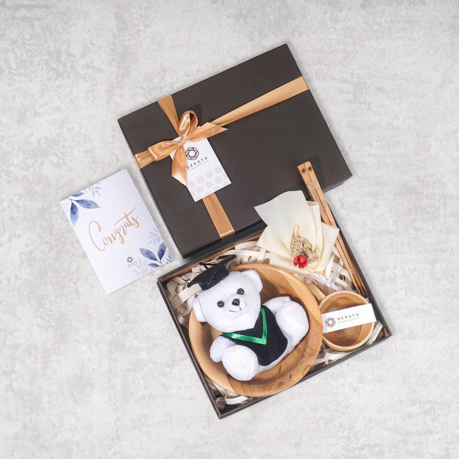 Hampers Wisuda Deenan / Kado Kelulusan / Graduation Gift / FREE Ucapan