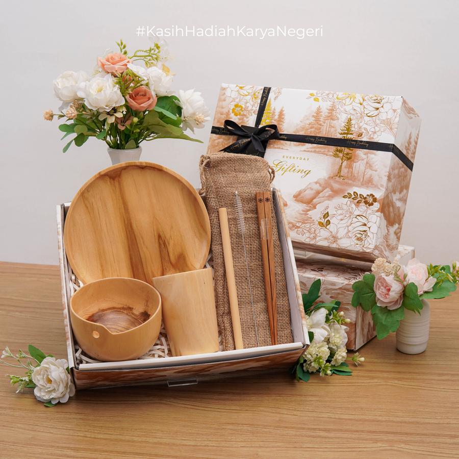 Hampers Ulang Tahun Halyna / Birthday Gift - FREE KARTU UCAPAN