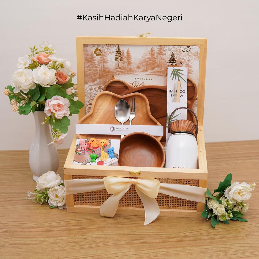 Dekayu - Hampers GRANDE EVERYDAY JOY | Hampers Kayu Premium | Alat Makan Anak Set | Hampers Babyborn | Hampers Ulang Tahun