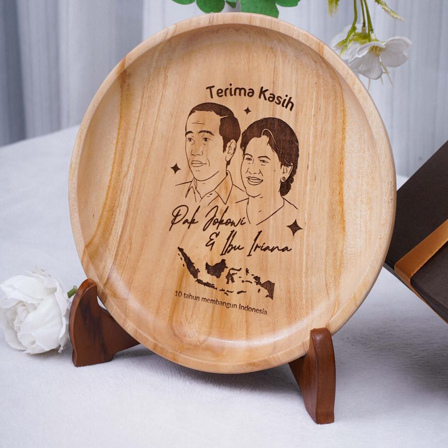 Dekayu - Hampers Plakat Wajah | Plakat Kayu Modern | Coorporate Gift | Souvenir Pembicara