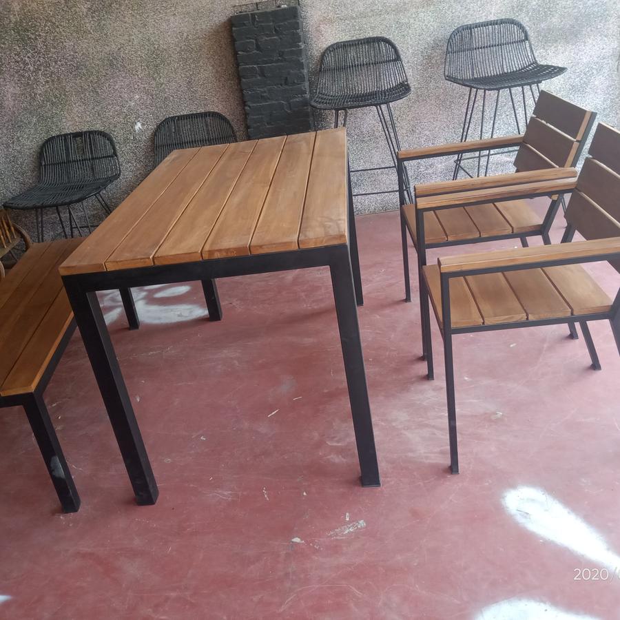 Kursi cafe besi minimalis 