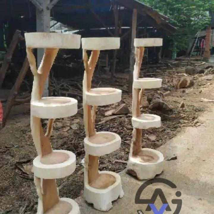 Rak kayu unik kayu solid trembesi 