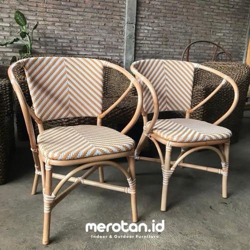 Set Kursi Teras Rotan Sintetis / Kursi Cafe Rotan Sintetis 
