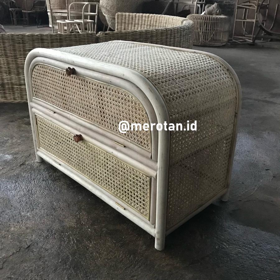 Nakas Rotan Model Vintage / Meja Samping Tempat Tidur / Side Tabel Rotan