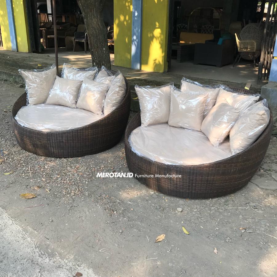 Daybed Rotan Sintetis / Sofa Bed Rotan Sintetis / Sofa Santai Rotan Sintetis