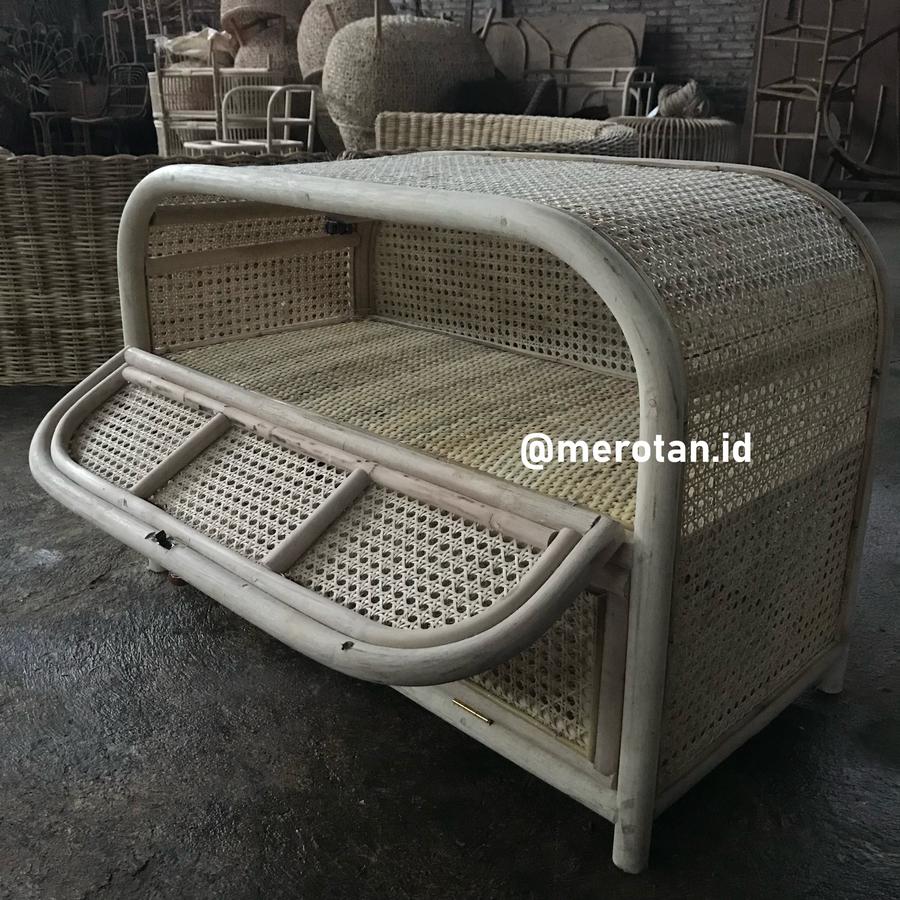 Nakas Rotan Model Vintage / Meja Samping Tempat Tidur / Side Tabel Rotan