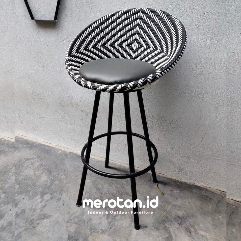 Kursi Bar Rotan Sintetis Premium / Bar Stool / Kursi Cafe Bar