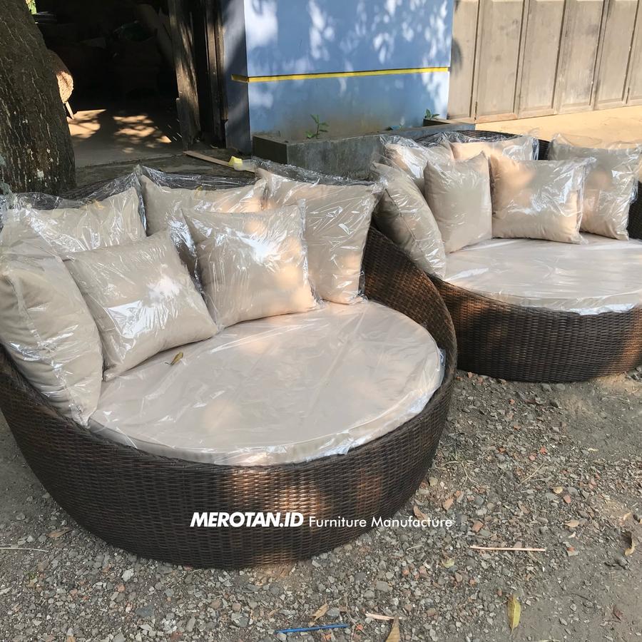 Daybed Rotan Sintetis / Sofa Bed Rotan Sintetis / Sofa Santai Rotan Sintetis