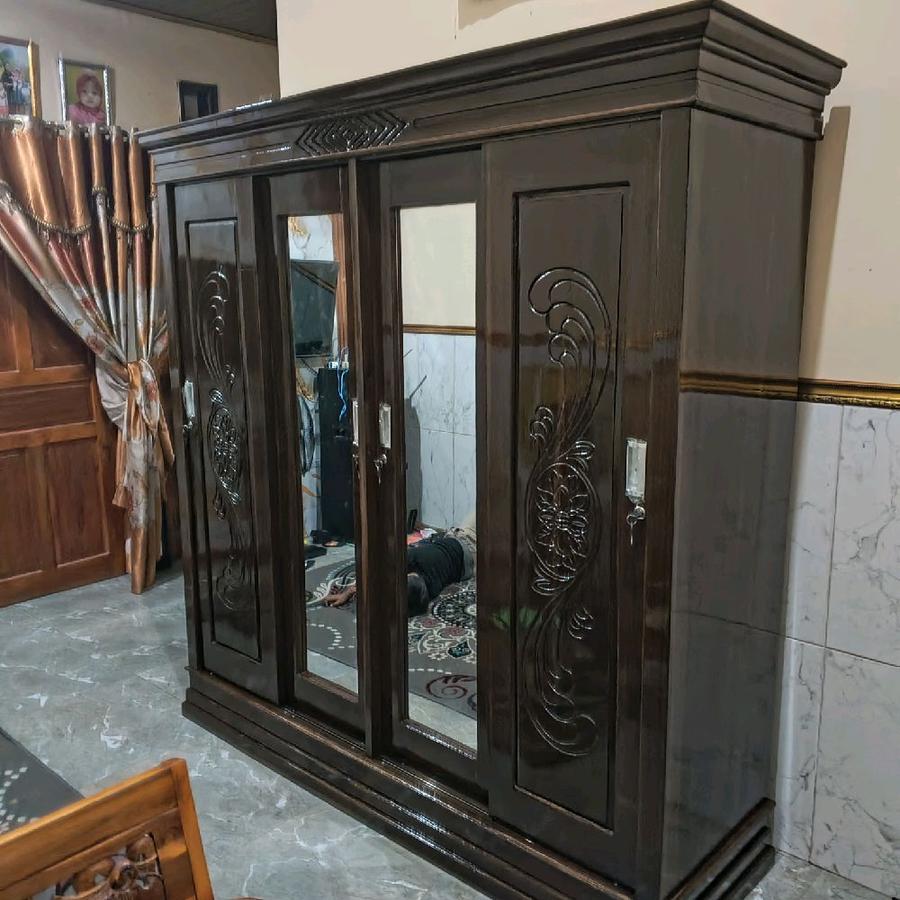 Lemari pakaian kayu 4 pintu sleding modern