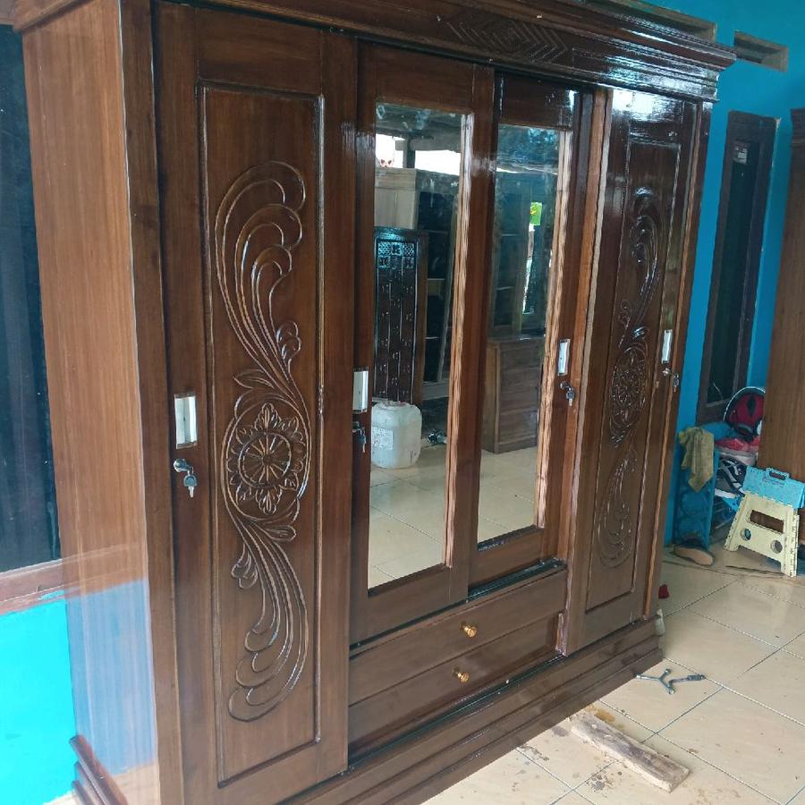 Lemari pakaian 4 pintu kayu jati manium almari baju