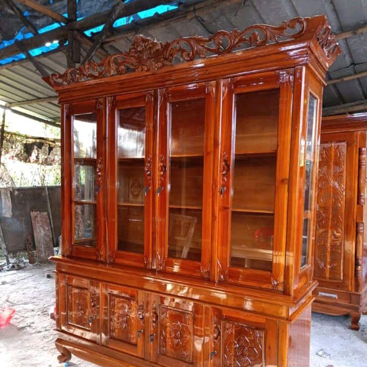 lemari pajangan 4Pintu kayu jati manium Furniture