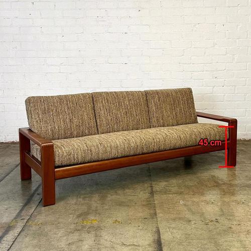custom kursi tamu 3 seat kak hani anggraini Sofa Furniture Minimalis